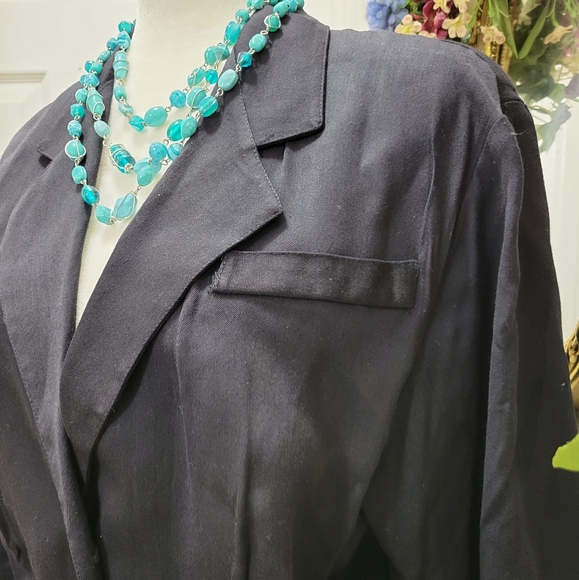 Blazer - Picture 2 of 9